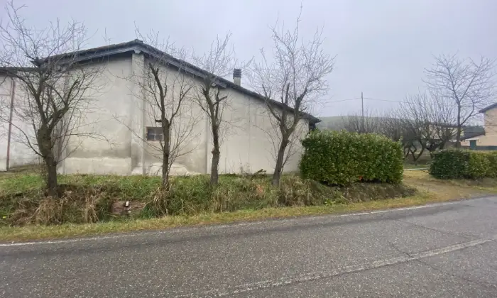 Rexer-Vernasca-Vendesi-Rustico-a-Vernasca-Altro