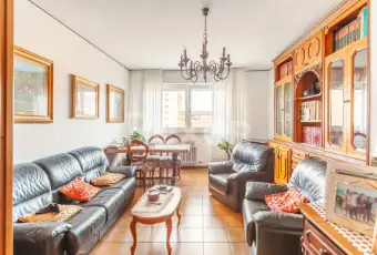 Rexer-Milano-Splendido-locali-con-box-Altro