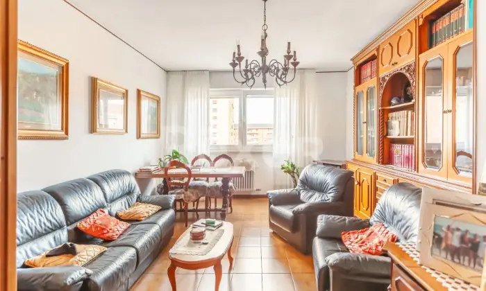 Rexer-Milano-Splendido-locali-con-box-Altro