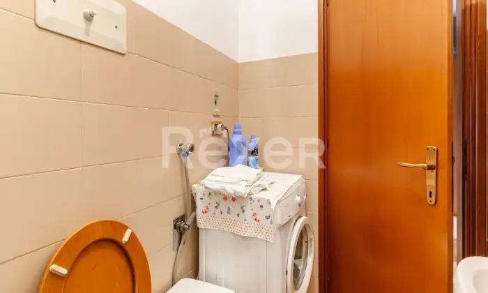 Rexer-Milano-Splendido-locali-con-box-Altro