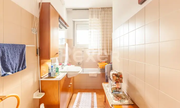 Rexer-Milano-Splendido-locali-con-box-Altro