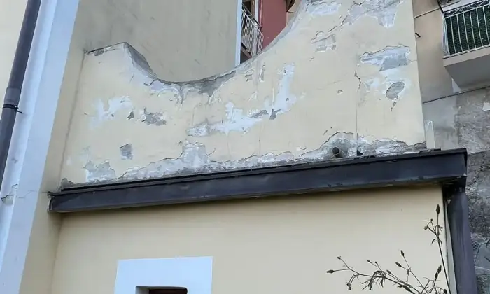Rexer-Montecorvino-Pugliano-Deposito-accatastato-C-TOTALMENTE-DA-RISTRUTTURARE-Garage