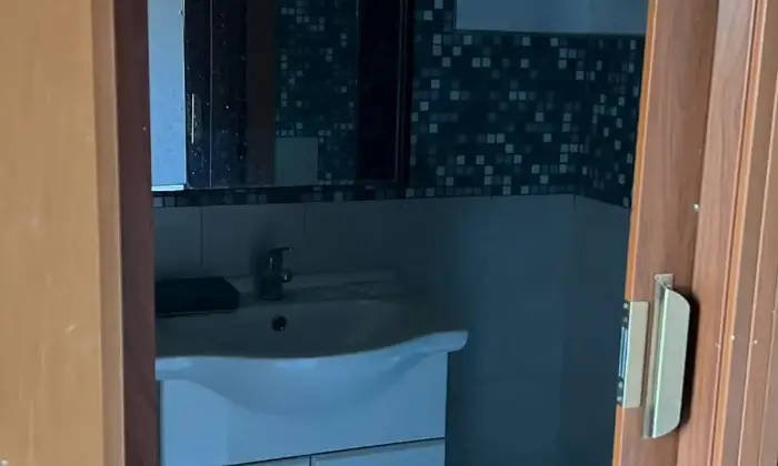 Rexer-Montecorvino-Pugliano-Deposito-accatastato-C-TOTALMENTE-DA-RISTRUTTURARE-Bagno