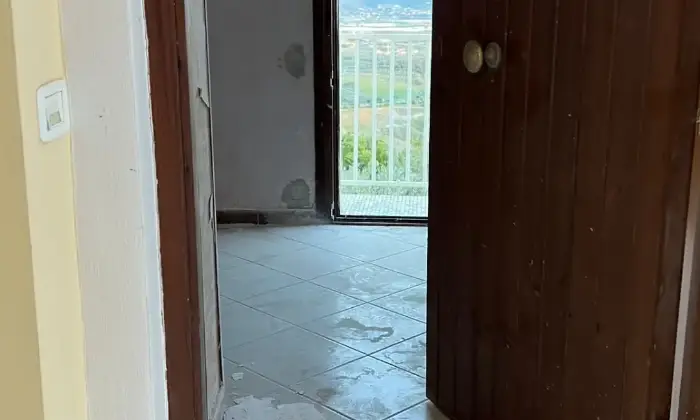 Rexer-Montecorvino-Pugliano-Deposito-accatastato-C-TOTALMENTE-DA-RISTRUTTURARE-Altro