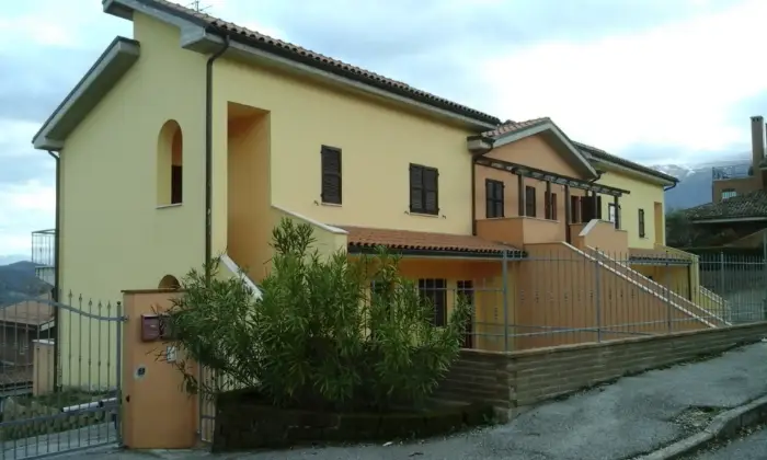 Rexer-Sarnano-DELIZIOSO-BILOCALE-Terrazzo