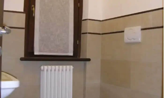 Rexer-Sarnano-DELIZIOSO-BILOCALE-Bagno