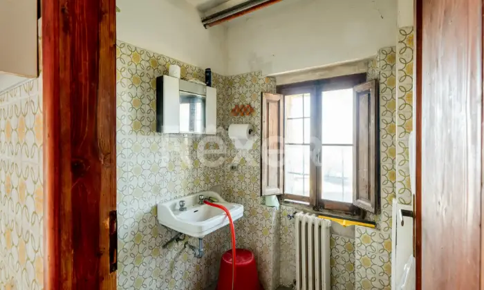 Rexer-VALLEFOGLIA-VENDESI-PALAZZO-DA-RISTRUTTURARE-NEL-CUORE-DI-VALLEFOGLIA-PU-Altro
