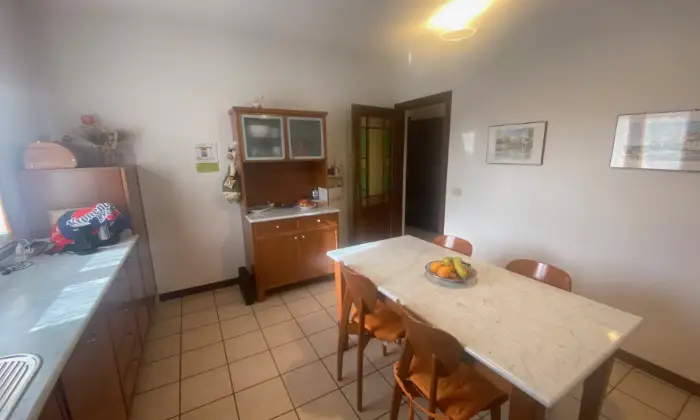 Rexer-Montaione-Luminoso-vanai-a-Montaione-Cucina