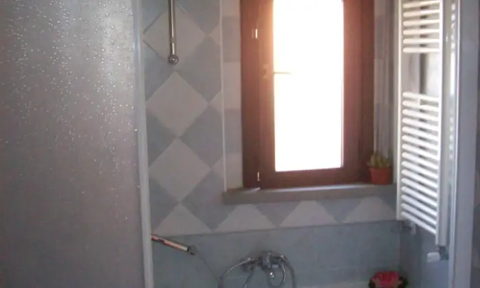 Rexer-Cortona-Appartamento-luminoso-ben-arredato-a-reddito-Bagno
