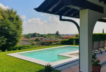 Rexer-Cermenate-Villa-con-piscina-Giardino