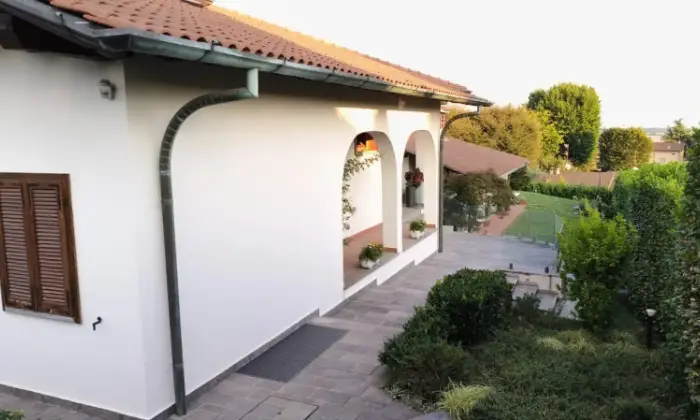 Rexer-Cermenate-Villa-con-piscina-Terrazzo