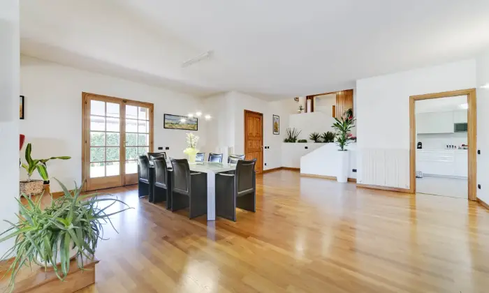 Rexer-Cermenate-Villa-con-piscina-Altro