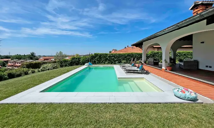 Rexer-Cermenate-Villa-con-piscina-Giardino