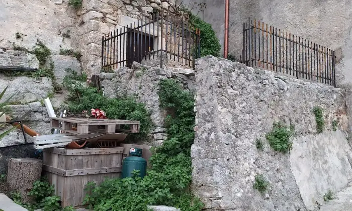 Rexer-Vico-del-Gargano-Appartamento-con-ristrutturazione-da-completare-Altro