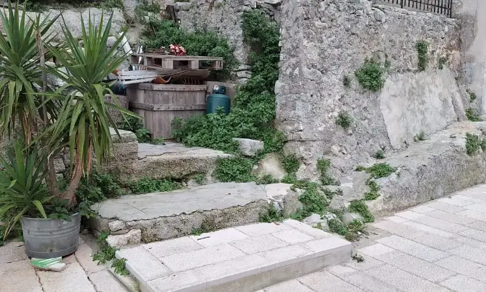 Rexer-Vico-del-Gargano-Appartamento-con-ristrutturazione-da-completare-Altro