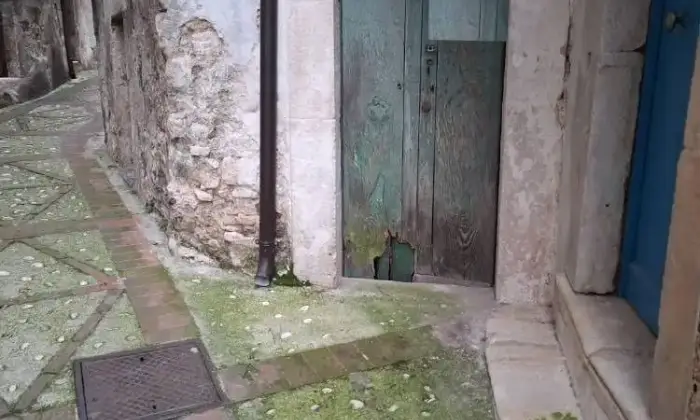 Rexer-Vico-del-Gargano-Appartamento-con-ristrutturazione-da-completare-Altro