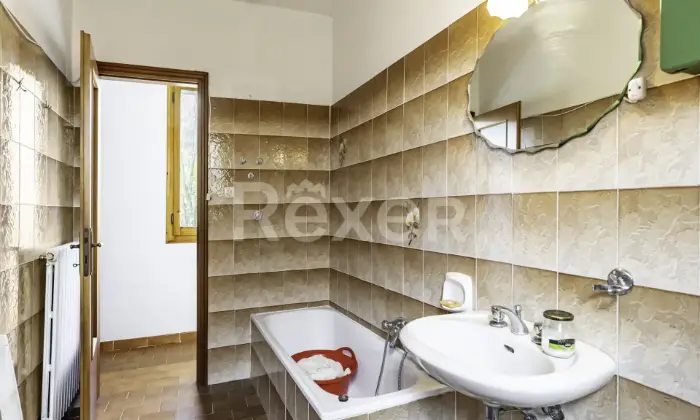 Rexer-Valsamoggia-BO-Abitazione-bilivelli-con-giardino-e-terreno-oltre-autorimessa-e-magazzino-Altro