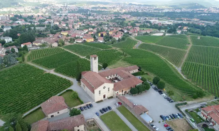 Rexer-Almenno-San-Salvatore-Tenuta-vitivinicola-con-fabbricati-storici-e-terreni-per-circa-ettari-Altro