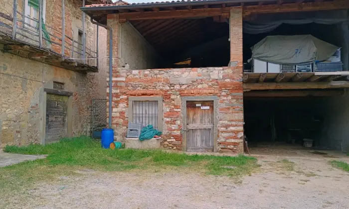 Rexer-Almenno-San-Salvatore-Tenuta-vitivinicola-con-fabbricati-storici-e-terreni-per-circa-ettari-Altro