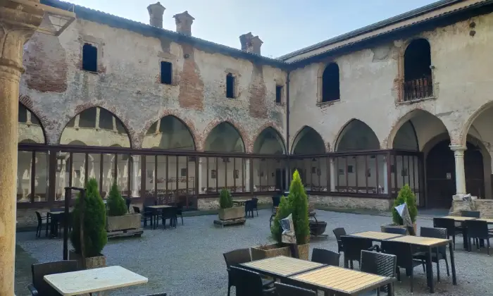 Rexer-Almenno-San-Salvatore-Tenuta-vitivinicola-con-fabbricati-storici-e-terreni-per-circa-ettari-Altro