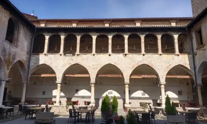 Rexer-Almenno-San-Salvatore-Tenuta-vitivinicola-con-fabbricati-storici-e-terreni-per-circa-ettari-Altro