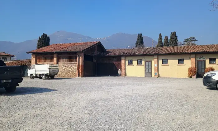Rexer-Almenno-San-Salvatore-Tenuta-vitivinicola-con-fabbricati-storici-e-terreni-per-circa-ettari-Altro