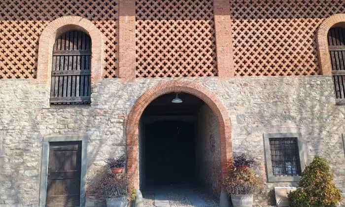 Rexer-Almenno-San-Salvatore-Tenuta-vitivinicola-con-fabbricati-storici-e-terreni-per-circa-ettari-Altro