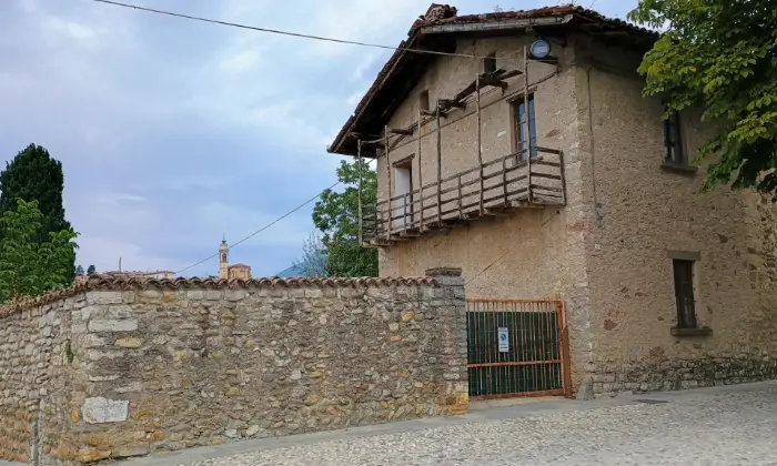 Rexer-Almenno-San-Salvatore-Tenuta-vitivinicola-con-fabbricati-storici-e-terreni-per-circa-ettari-Altro