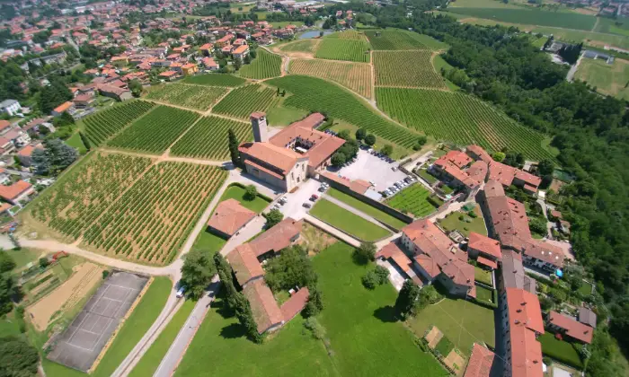 Rexer-Almenno-San-Salvatore-Tenuta-vitivinicola-con-fabbricati-storici-e-terreni-per-circa-ettari-Altro