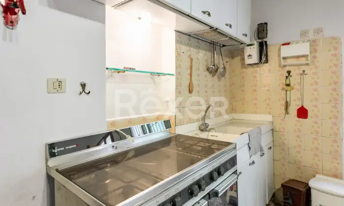 Rexer-Valsamoggia-Villetta-disposta-su-livelli-con-giardino-Altro