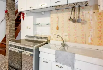 Rexer-Valsamoggia-Villetta-disposta-su-livelli-con-giardino-Altro