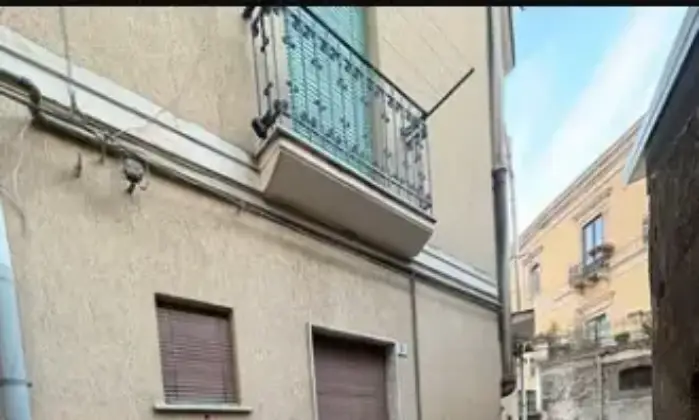 Rexer-Bronte-Vendesi-abitazione-situata-a-di-Bronte-CT-Altro