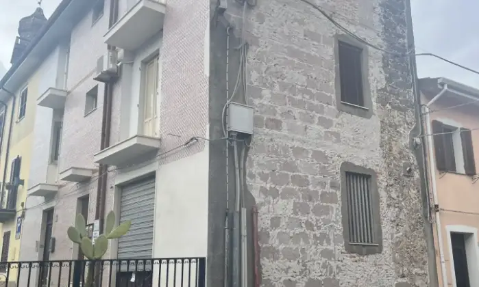 Rexer-Ghilarza-Edificio-composto-appartamenti-ufficio-e-magazzino-centro-storico-Esterno