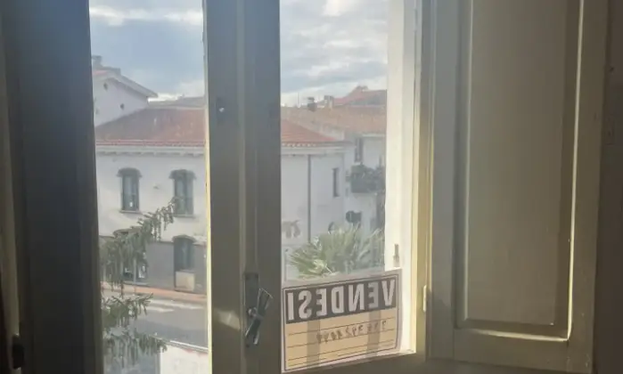 Rexer-Ghilarza-Edificio-composto-appartamenti-ufficio-e-magazzino-centro-storico-Vista