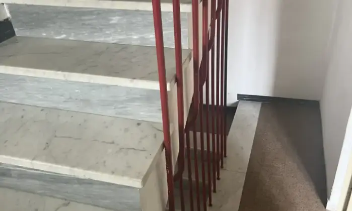 Rexer-Ghilarza-Edificio-composto-appartamenti-ufficio-e-magazzino-centro-storico-Scala