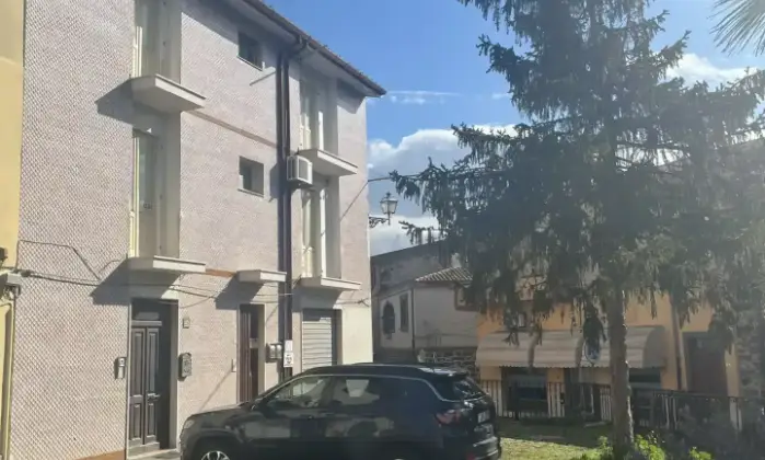 Rexer-Ghilarza-Edificio-composto-appartamenti-ufficio-e-magazzino-centro-storico-Esterno