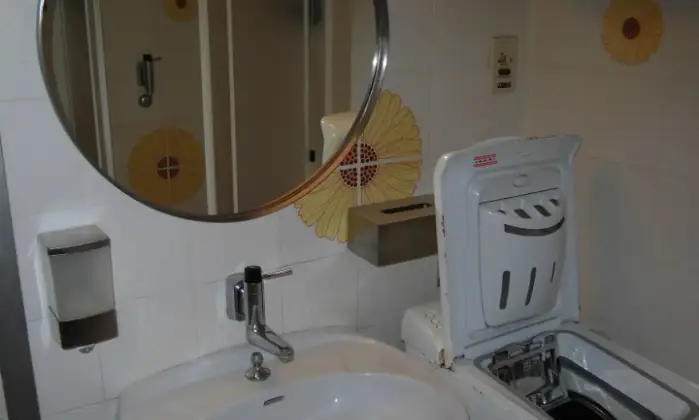 Rexer-San-Bartolomeo-al-Mare-Bilocale-BAGNO