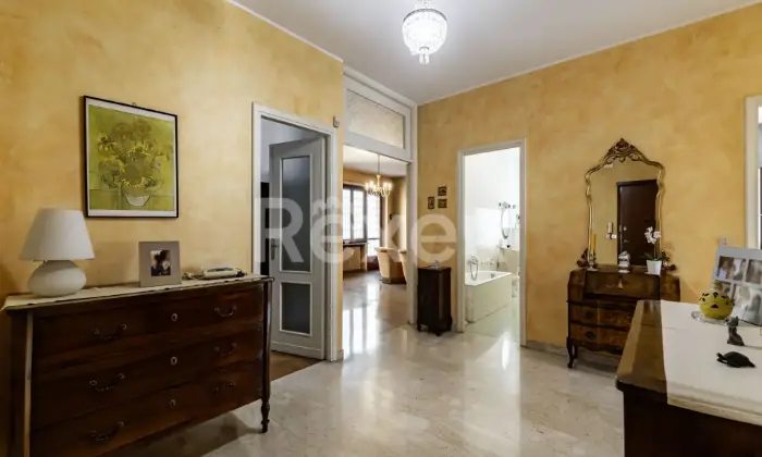 Rexer-Torino-PENTALOCALE-IN-SANTA-RITA-Altro