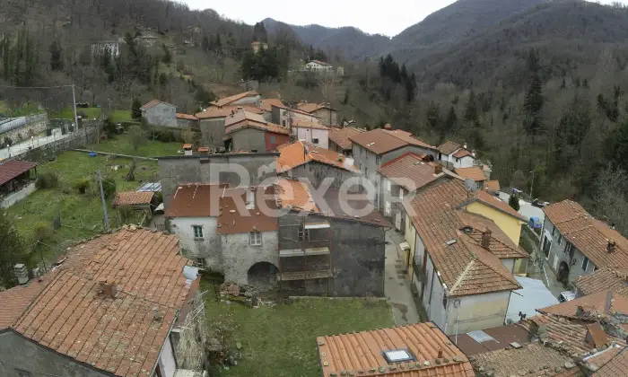 Rexer-Pescaglia-Grazioso-terratetto-a-Pascoso-Altro