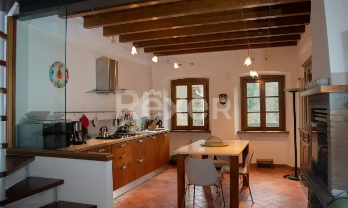 Rexer-Pescaglia-Grazioso-terratetto-a-Pascoso-Altro