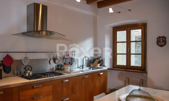 Rexer-Pescaglia-Grazioso-terratetto-a-Pascoso-Altro