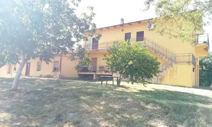 Rexer-Acqualagna-Rustico-in-montagna-Giardino