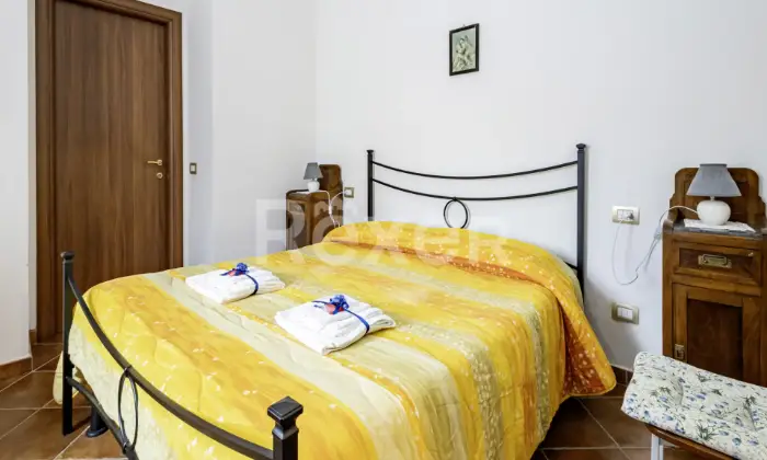 Rexer-Assisi-Casolare-con-Terreno-e-Uliveto-Altro