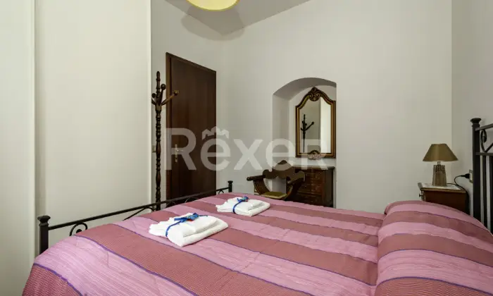 Rexer-Assisi-Casolare-con-Terreno-e-Uliveto-Altro