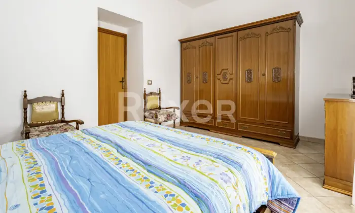 Rexer-Assisi-Casolare-con-Terreno-e-Uliveto-Altro