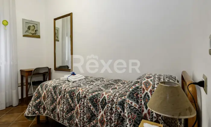 Rexer-Assisi-Casolare-con-Terreno-e-Uliveto-Altro