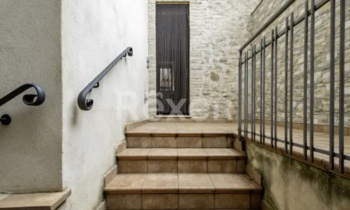Rexer-Assisi-Casolare-con-Terreno-e-Uliveto-Altro