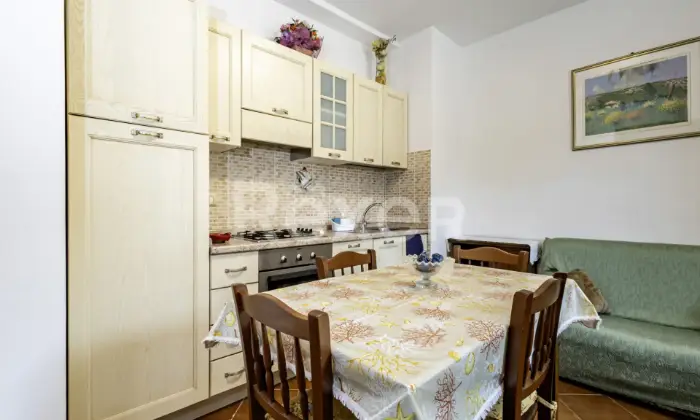 Rexer-Assisi-Casolare-con-Terreno-e-Uliveto-Altro