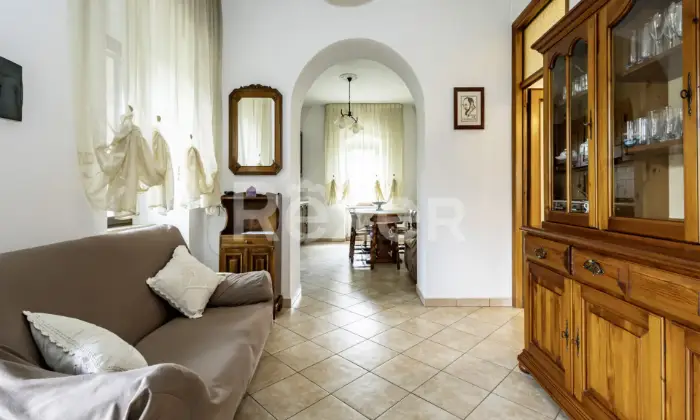 Rexer-Assisi-Casolare-con-Terreno-e-Uliveto-Altro