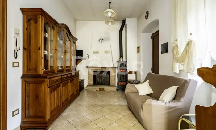 Rexer-Assisi-Casolare-con-Terreno-e-Uliveto-Altro